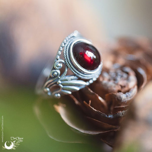 Bague "Swan" Grenat ajustable, en Argent 925 - Illustrations & Bijoux fantaisie ClairObscur Art