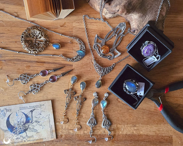 Boucles d'Oreilles "Amarantha" Améthyste facettée - Pièce unique - Illustrations & Bijoux fantaisie ClairObscur Art