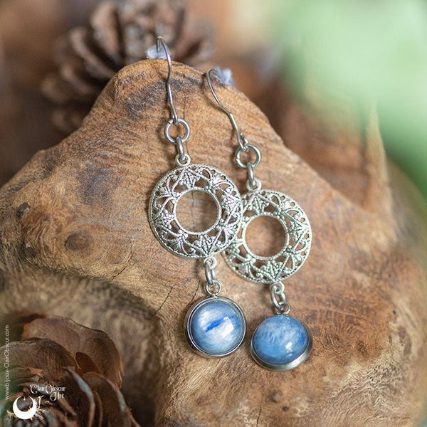 Boucles d'Oreilles "Calliope" Cyanite - Illustrations & Bijoux fantaisie ClairObscur Art