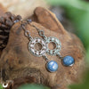 Boucles d'Oreilles "Calliope" Cyanite - Illustrations & Bijoux fantaisie ClairObscur Art