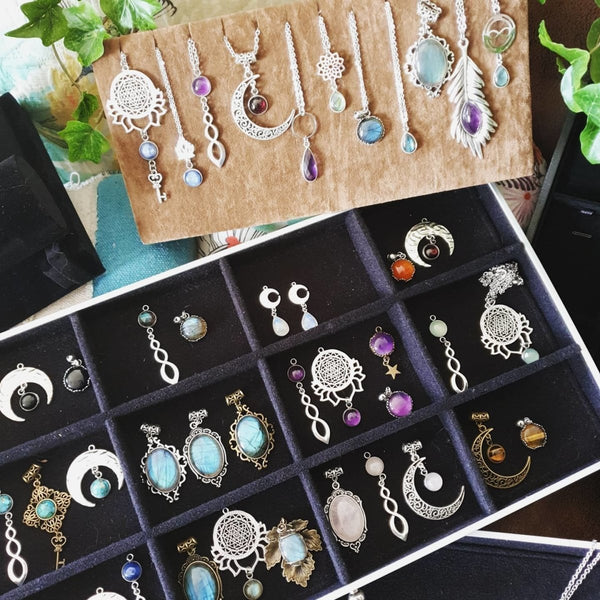 Boucles d'Oreilles "Nyssa" Améthystes facettées - Pièce unique ! - Illustrations & Bijoux fantaisie ClairObscur Art