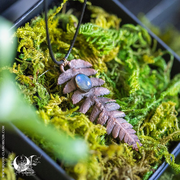 Collier Feuille de Fougère & Labradorite - Illustrations & Bijoux fantaisie ClairObscur Art