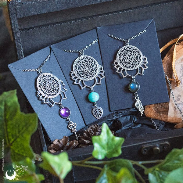 Collier "Sri Yantra Lotus" pierre au choix - Illustrations & Bijoux fantaisie ClairObscur Art