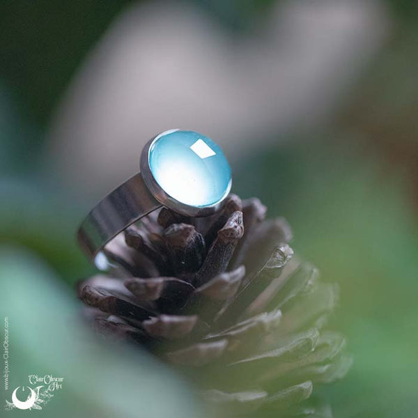 Bague "Aphéléia" acier inoxydable, pierre au choix - ajustable - Illustrations & Bijoux fantaisie ClairObscur Art