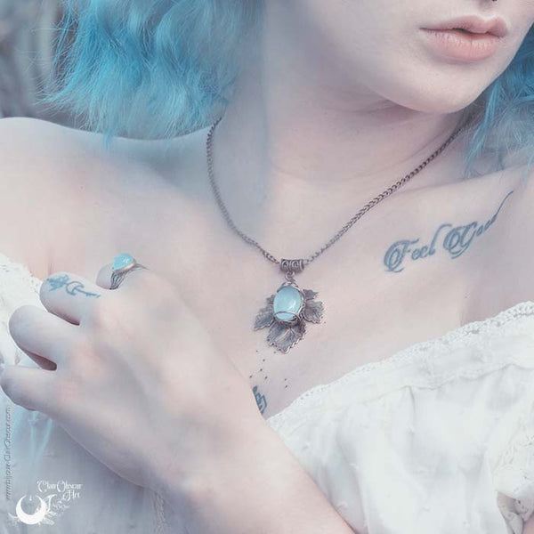 Bague elfique "Elwing" Calcédoine aqua - Lisse ou facettée, Ajustable - Illustrations & Bijoux fantaisie ClairObscur Art