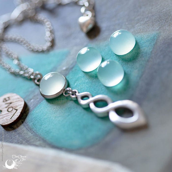 Collier "Ananta" Calcedoine aqua, taille de la chaine au choix - Illustrations & Bijoux fantaisie ClairObscur Art