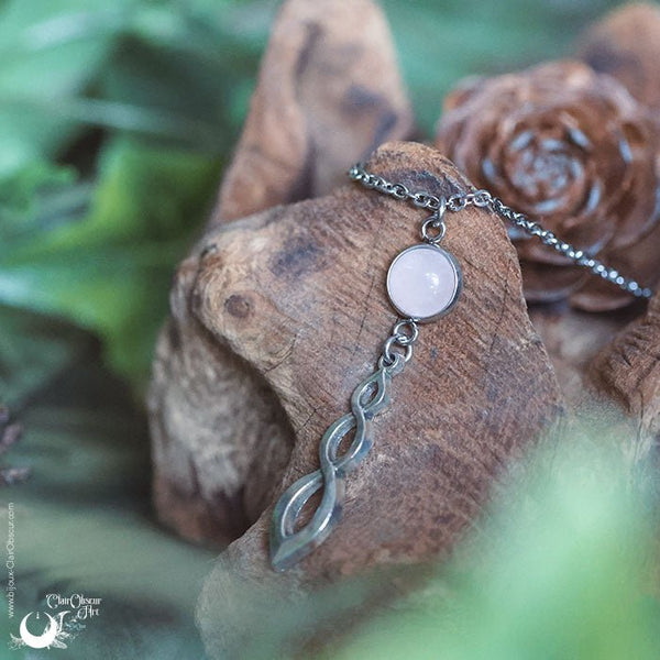 Collier "Ananta" Quartz rose, taille de la chaine au choix - Illustrations & Bijoux fantaisie ClairObscur Art