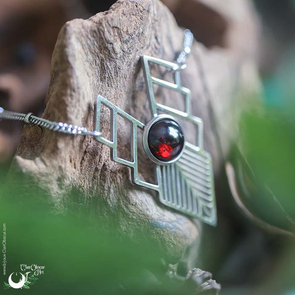 Collier "Athena" Grenat, acier inoxydable - Illustrations & Bijoux fantaisie ClairObscur Art