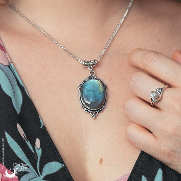 Collier "Leda" Labradorite - taille de la chaine personnalisable - Illustrations & Bijoux fantaisie ClairObscur Art