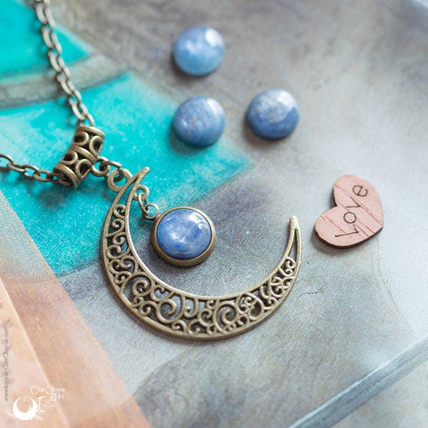 Collier "Luna" Cyanite - Illustrations & Bijoux fantaisie ClairObscur Art
