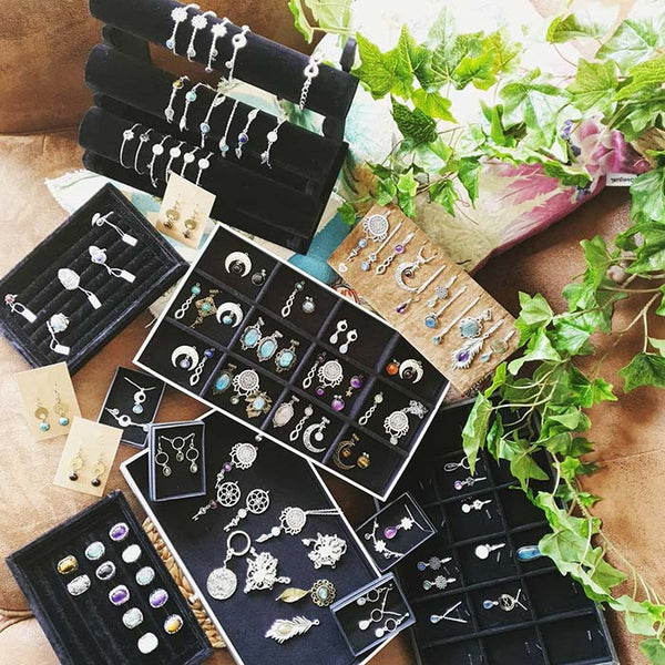 Collier "Luna" Lapis lazuli, taille de la chaine au choix - Illustrations & Bijoux fantaisie ClairObscur Art