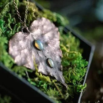Herbarium : Les Éternelles – Bijoux végétaux faits main en cuivre - Illustrations & Bijoux fantaisie ClairObscur Art Image