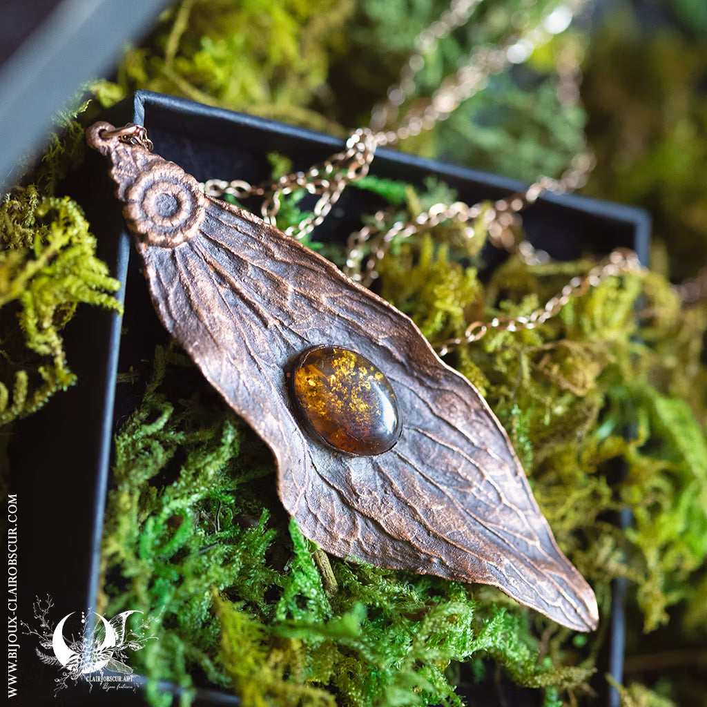 Collier Feuille de Pivoine & Ambre de la mer Baltique