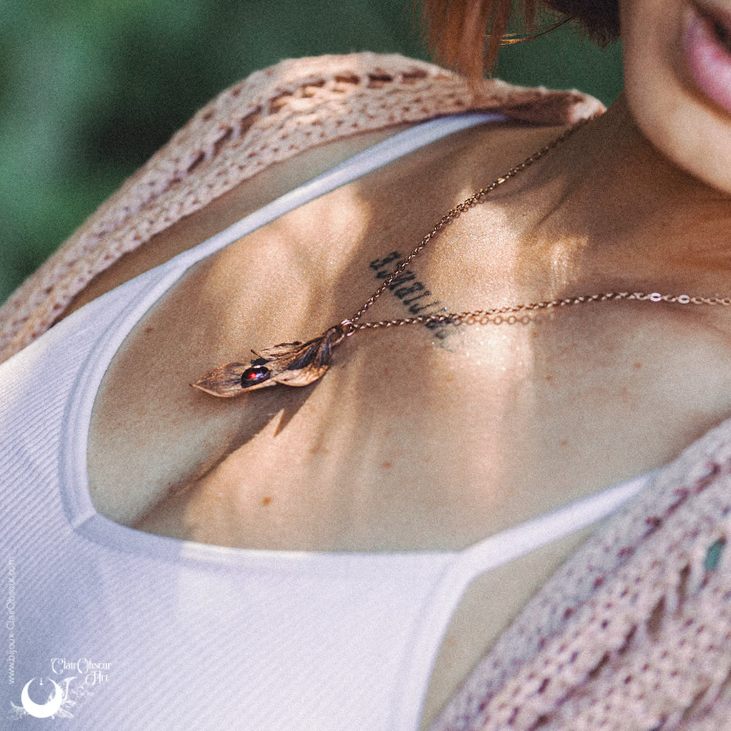 Collier Feuilles de Pivoine & Grenat