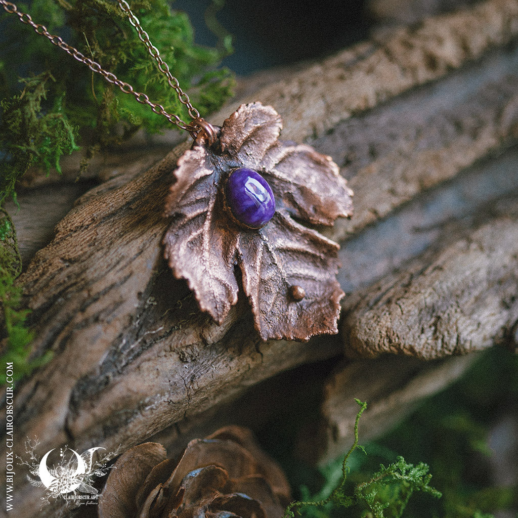Collier Feuille de Figuier & Charoïte