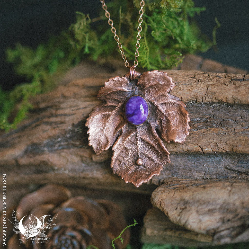 Collier Feuille de Figuier & Charoïte