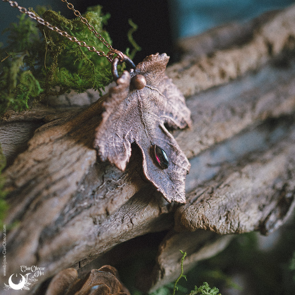 Collier Feuille de Figuier & Grenat
