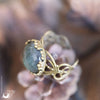 Bague Fantaisie Labradorite verte bleu - pièce unique - Illustrations & Bijoux fantaisie ClairObscur Art