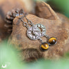 Boucles d'Oreilles "Calliope" Oeil de Tigre - Illustrations & Bijoux fantaisie ClairObscur Art