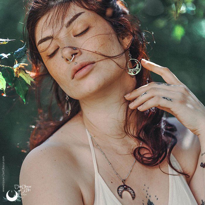 Boucles d'Oreilles "Céleste" Grenat en acier inoxydable - Illustrations & Bijoux fantaisie ClairObscur Art