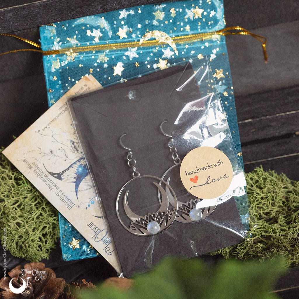 Boucles d'Oreilles "Céleste" pierre au choix - Illustrations & Bijoux fantaisie ClairObscur Art