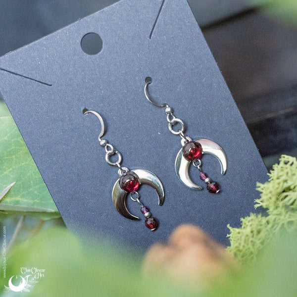 Boucles d'Oreilles demi - lune Grenat - Illustrations & Bijoux fantaisie ClairObscur Art