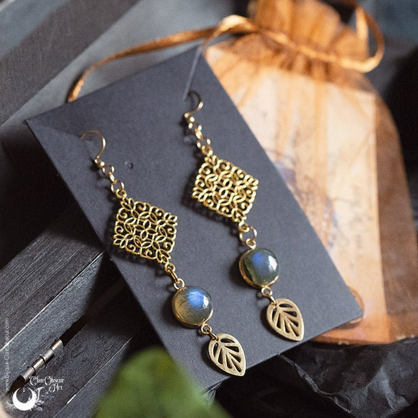 Boucles d’oreilles “Eliara” pierre au choix - Illustrations & Bijoux fantaisie ClairObscur Art