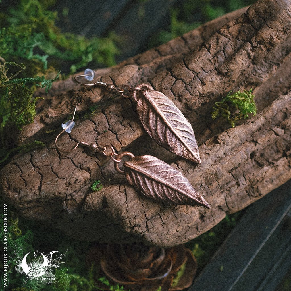 Boucles d'Oreilles Feuilles de Sauge Cassis - Illustrations & Bijoux fantaisie ClairObscur Art