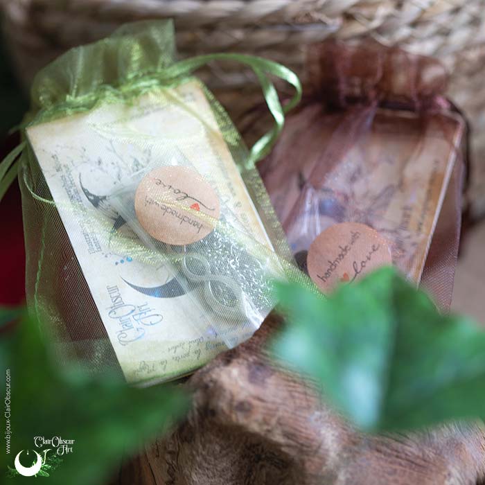Boucles d'Oreilles "Lumia" Grenat - Illustrations & Bijoux fantaisie ClairObscur Art