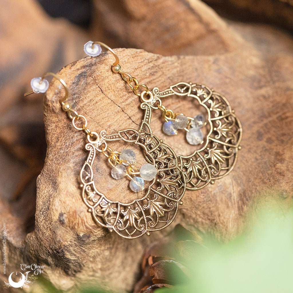 Boucles d'Oreilles "Lúmiel" pierre au choix - Illustrations & Bijoux fantaisie ClairObscur Art