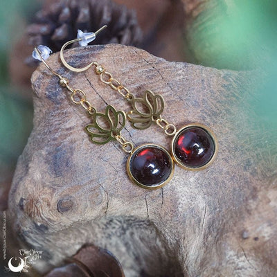 Boucles d'Oreilles "Nympha" Grenat en acier inoxydable doré, pièce unique ! - Illustrations & Bijoux fantaisie ClairObscur Art
