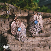 Boucles d'Oreilles Sauge Cassis & Pierre de Lune - Illustrations & Bijoux fantaisie ClairObscur Art