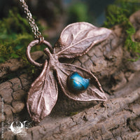 Collier 3 Feuilles de Pivoine & Labradorite Lune - Illustrations & Bijoux fantaisie ClairObscur Art