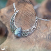 Collier "Artémis" Labradorite bleue/verte/dorée - pièce unique - Illustrations & Bijoux fantaisie ClairObscur Art