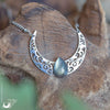 Collier "Artémis" Labradorite bleue/verte/dorée - pièce unique - Illustrations & Bijoux fantaisie ClairObscur Art