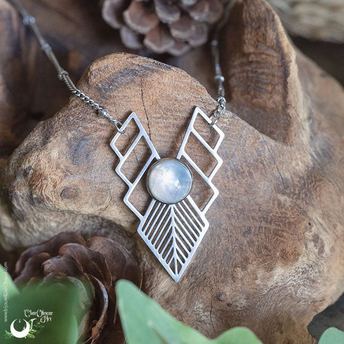 Collier "Athena" Pierre de Lune arc - en - ciel, acier inoxydable - Illustrations & Bijoux fantaisie ClairObscur Art