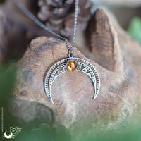 Collier "Aurora" en Ambre, Labradorite ou Grenat - Acier inoxydable - Illustrations & Bijoux fantaisie ClairObscur Art