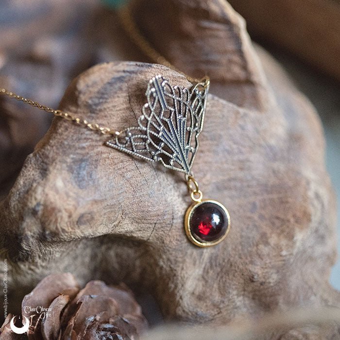 Collier "Butterfly" pierre au choix - Illustrations & Bijoux fantaisie ClairObscur Art