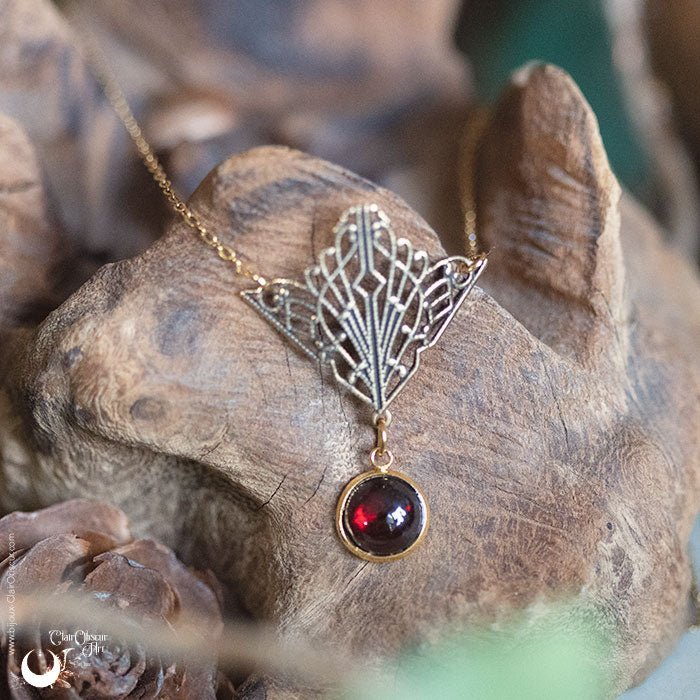 Collier "Butterfly" pierre au choix - Illustrations & Bijoux fantaisie ClairObscur Art