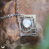 Collier "Dune" Pierre de Lune arc-en-ciel - Illustrations & Bijoux fantaisie ClairObscur Art
