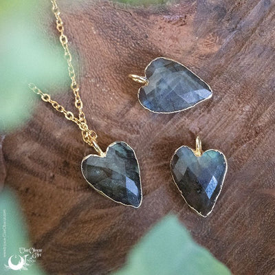 Collier fantaisie "Coeur" Labradorite facettée - acier inoxydable dorée - Illustrations & Bijoux fantaisie ClairObscur Art