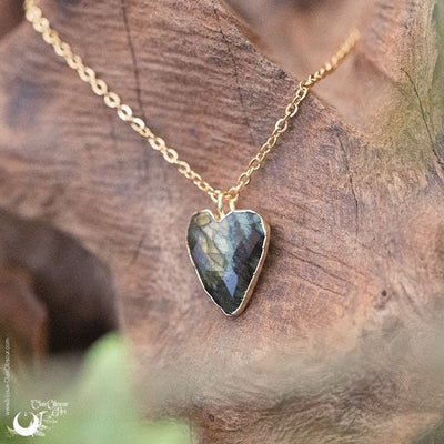 Collier fantaisie "Coeur" Labradorite facettée - acier inoxydable dorée - Illustrations & Bijoux fantaisie ClairObscur Art