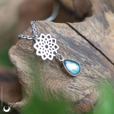 Collier Fantaisie Labradorite, dernier exemplaire - Illustrations & Bijoux fantaisie ClairObscur Art