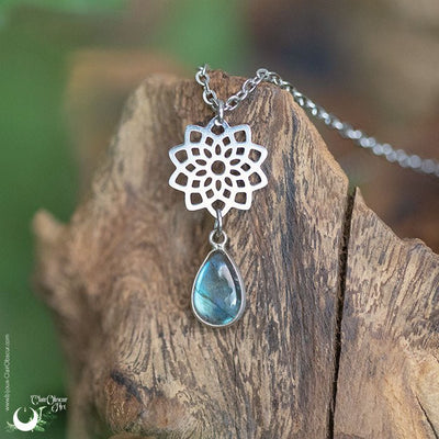 Collier Fantaisie Labradorite, dernier exemplaire - Illustrations & Bijoux fantaisie ClairObscur Art