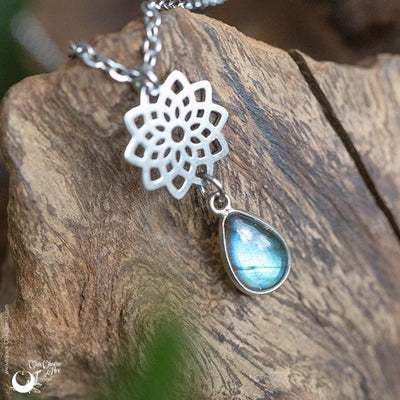 Collier Fantaisie Labradorite, dernier exemplaire - Illustrations & Bijoux fantaisie ClairObscur Art