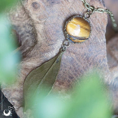 Collier Fantaisie Oeil de Tigre, pièce unique - Illustrations & Bijoux fantaisie ClairObscur Art