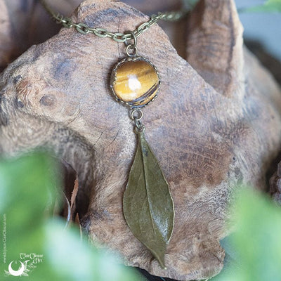 Collier Fantaisie Oeil de Tigre, pièce unique - Illustrations & Bijoux fantaisie ClairObscur Art