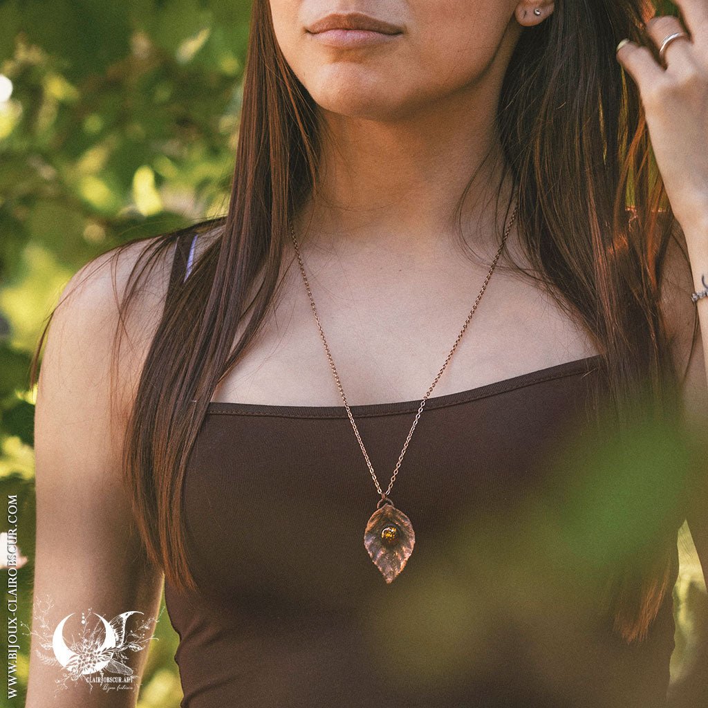Collier Feuille de Hêtre & Ambre de la mer Baltique - Illustrations & Bijoux fantaisie ClairObscur Art