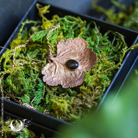 Collier Feuille de Heuchera & Obsidienne dorée - Illustrations & Bijoux fantaisie ClairObscur Art