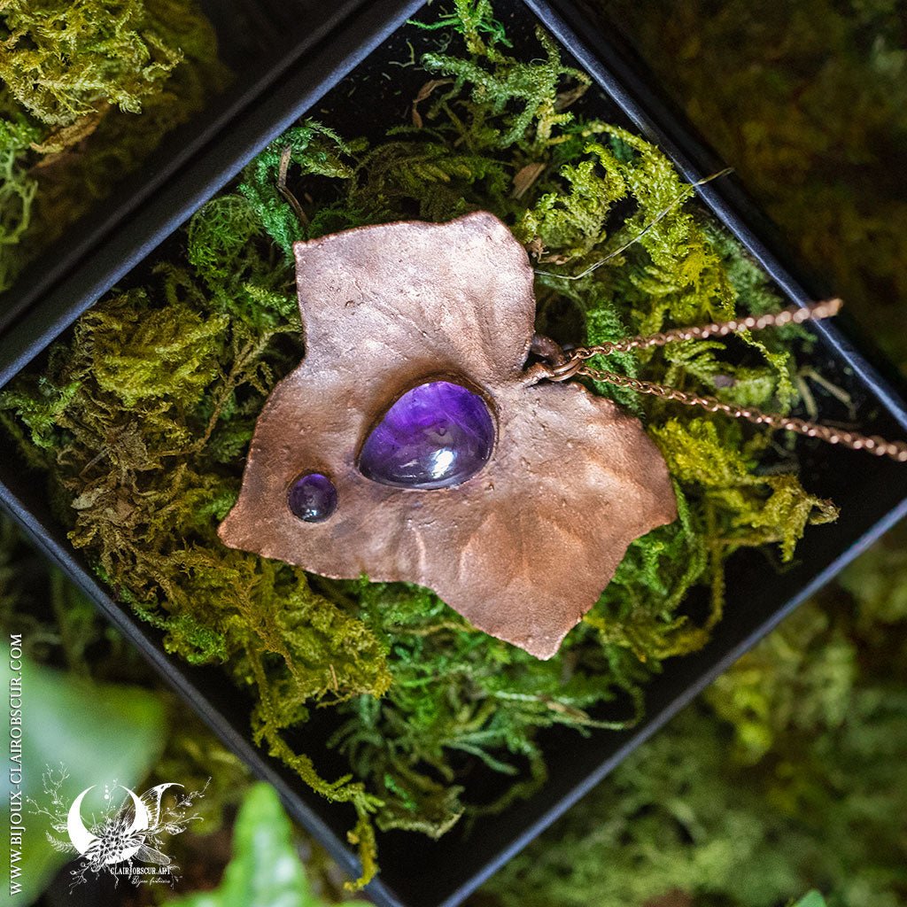 Collier Feuille de lierre & Améthyste - Illustrations & Bijoux fantaisie ClairObscur Art